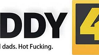 年轻18+辣妹操老男人Daddy4K！