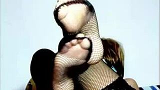 kinky footjob with young teen 😘