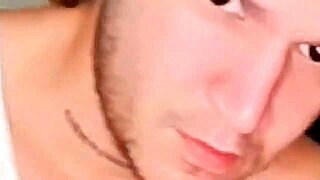 sentía dolor pero no le importaba el solo quería sentir la verga de su macho su culo la pedía