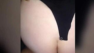 Sexo Publico La Acabo de Conocer en Una Fiesta del Colegio y Termino Cogiendola Sexo en el Baño