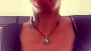 Treinando na academia eu corri tanto que meu peitos pulou pra fora fiquei com minto tes�o com essa cena que chega fiquei molhada