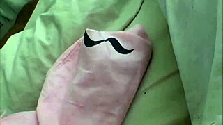 Leihla Lion (aka Alysa Moore) in homemade porn video