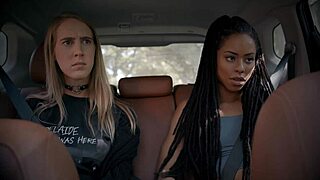 Scarlett sage and serena blair tribbing with cadence lux in teasing oral