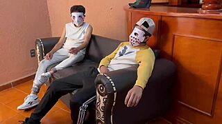 Le Pagamos a Un Heterosexual Para Follarse a Un Homosexual Por El Culo