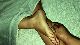 Fat latina girlfriend's first homemade sex with tight pussy creampie!