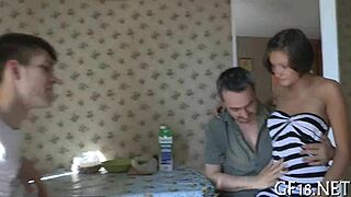 Students party with blowjobs and fucking.