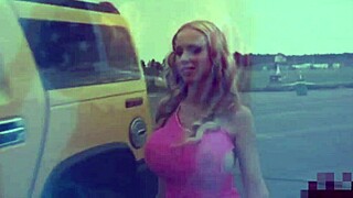 housewife annina competes with amy in softcore