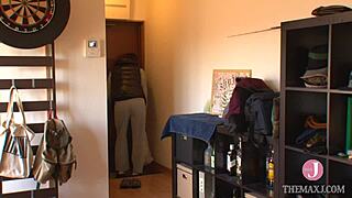 a strange life together with my ex-girlfriend who suddenly moved into my room