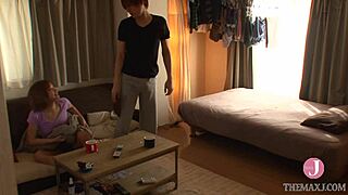 a strange life together with my ex-girlfriend who suddenly moved into my room