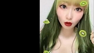 日本妹泳池性感舞晃爆乳