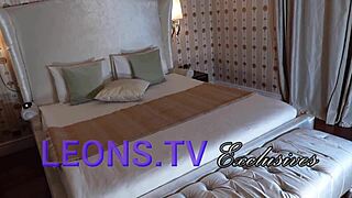 Hot latina girl turns photoshoot into porn casting