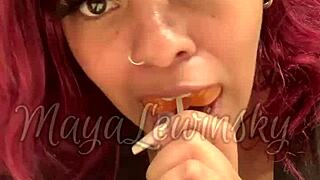 this babe shows her big natural tits for lovers