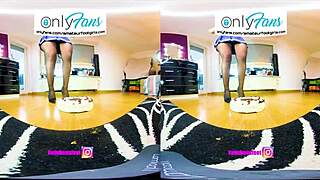 I Watch Vr 3d Foot Girl Trailer With Shoeplay And Crushing Nylons