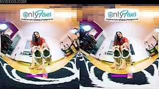 I Watch Vr 3d Foot Girl Trailer With Shoeplay And Crushing Nylons