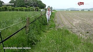 Wanna see my public latex fan fuck?