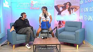 Skinny blonde gets her wet pussy pounded on Sybian