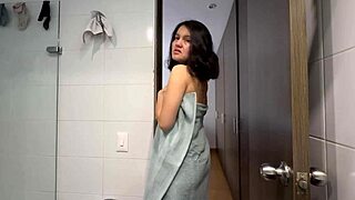 老公做饭时他小姨子帮我洗澡...哎呀说成妹妹你懂的