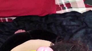 acabou de sair do banho e white moon chupou meu pau até gozar na cara