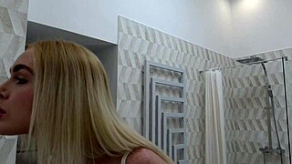 Tattooed girlfriend changes panties in bathroom – close up!