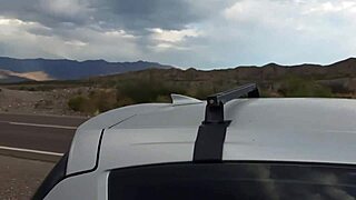 Mamada A Un Invitado Después De La Fiesta Frente A Mi Marido Dogging