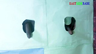 no aguantei de tesão pelo vendedor da loja e me masturbei no provador, quase pega gozando