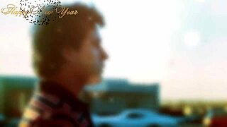 Cosplay de año nuevo durante la fiesta, la chica le da el culo de regalo a su pareja 4K FHD.