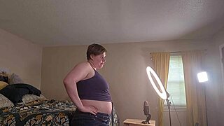 Clara Crisp, the milf bbw, gets ready for her giantess fetish video behind the scenes