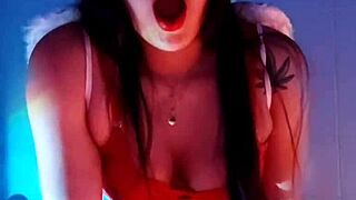 Little angel squirting solo for viewers