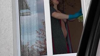 Taxi Driver Spots Naked Milf in Stockings Without Panties