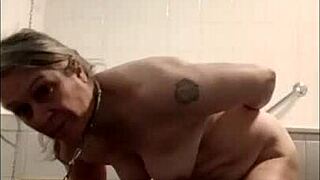 i'm a slave in this autoseance with humiliation and belt whips