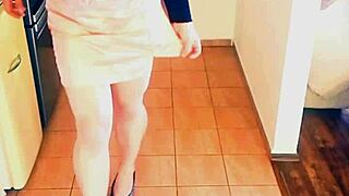 Tranny Babe Veronica TRAINING Solo