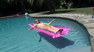 Hot horny amateurs engage in quickie fucking with wet pussy and orgasm