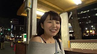 真实人妻自摸骚穴玩自己