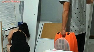 amadora seduzindo o montador e pagando o servi�o com xerecard.