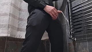 Listen to this explosive Italian cumshot with intense dirty talk!
