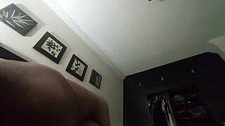 Ainokatati beautiful mature woman in bath, then deepthroat with small waist