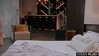 Vixenplus Eliza Ibarra squirts hard for Natalia Nix