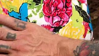 Massagem relaxante em ponto, final feliz com sex toy