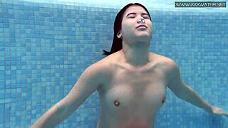 i'm a milf influencer uploadin videos all dayy