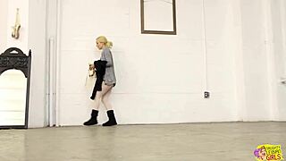 girls finger pussies during ballet practice!