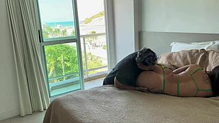 acordei a turista com oral gostoso e pica dura pra meter nela