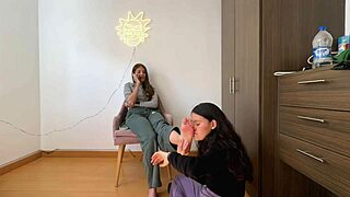 Hot Colombian lesbians dive into kinky fetish play