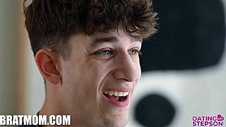 Italian milf Artemisia Love's huge boobs bounce slow! Wow!