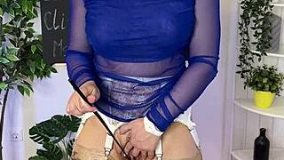 Hey, this hot MILF is teaching about the clitoris in a sexy roleplay 😏