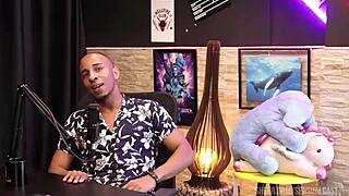 i see the bangladeshi girl squirting in group.