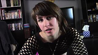 Stepdaughter Jealous of New Girlfriend's Cumshot Facial