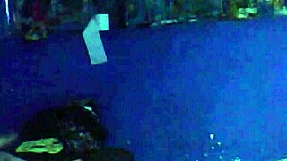 despu�s de la fiesta me escap� de casa para irme a follar al vecino