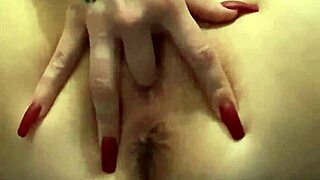 Squirting While Babes At Work 😏