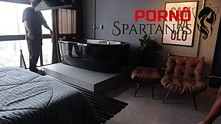 iara mistakes her husband in the bath tub