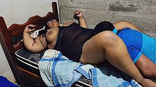 meia irm� vai na festa descansa e acaba sendo fudida pelo seu meio irm�o e leva muita gozada na boca